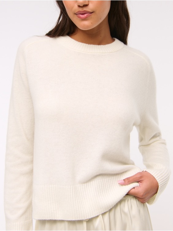 Abercrombie Madeline Crew Sweater In Cream Size M